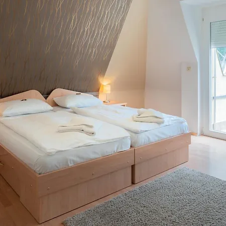 Penzion Balatonair Vendeghaz 3*